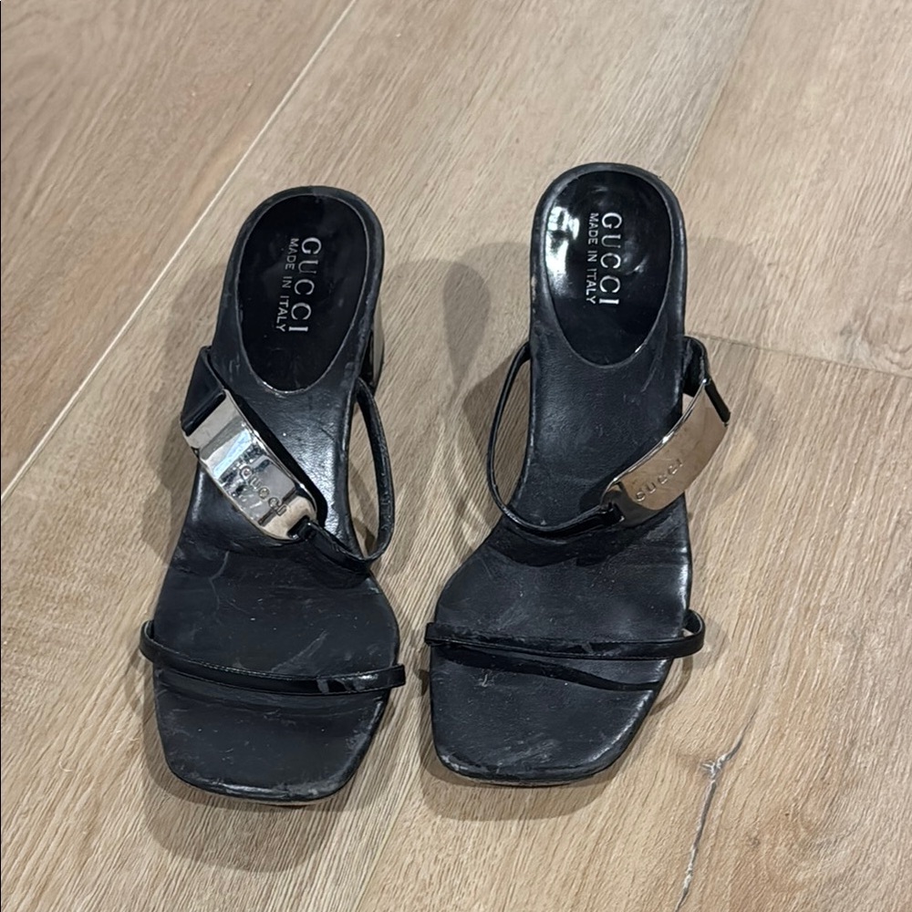 Gucci Black and Silver Glossy Heels with Straps